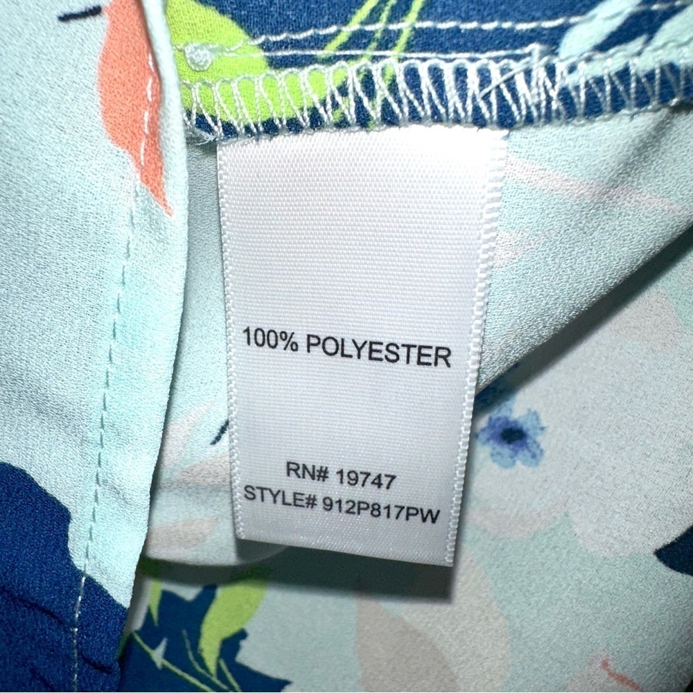 The Pioneer Women Blue Floral Top Size Medium - Picture 10 of 11